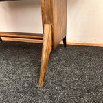 Load image into Gallery viewer, Solid wood table